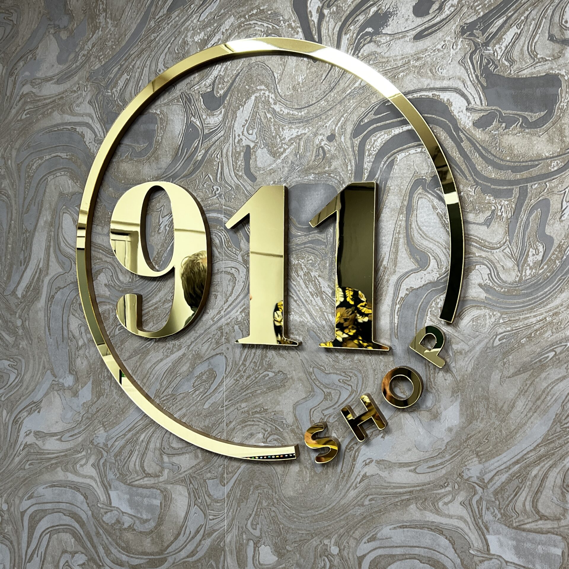 4. Acrilico Oro